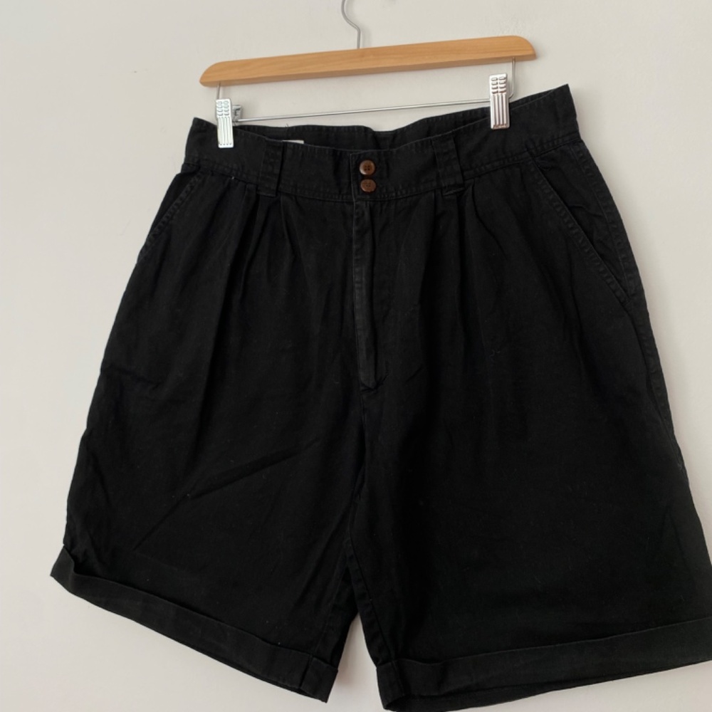 SOLD-Vintage black bermuda shorts - Picture 5 of 5